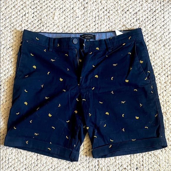 Banana Republic Aiden Dark Blue Shorts with Yellow Pattern - Picture 1 of 4